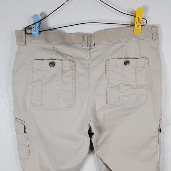 Lee Relaxed Fit Shorts Womans 18 Medium Beige Cargo Shorts Mid Rise - Picture 4 of 7